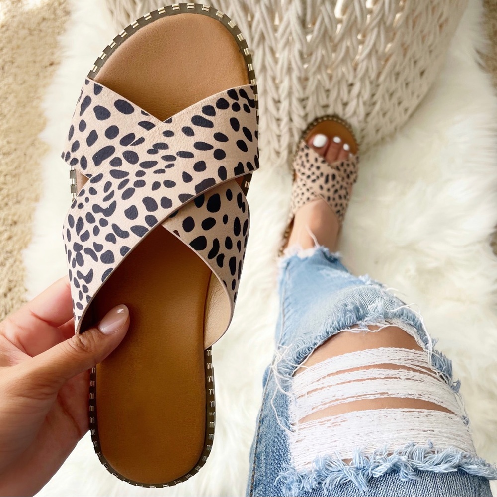 NEW Shelly Sandal- in Cheetah